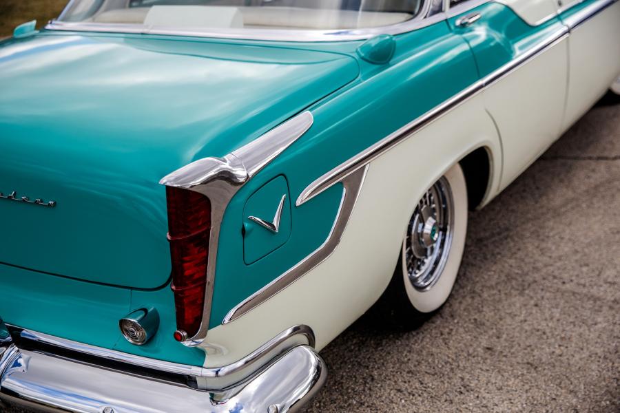Детали экстерьера Chrysler Windsor Deluxe Sedan (C67) 1955 года  (фото 10 из 25)
